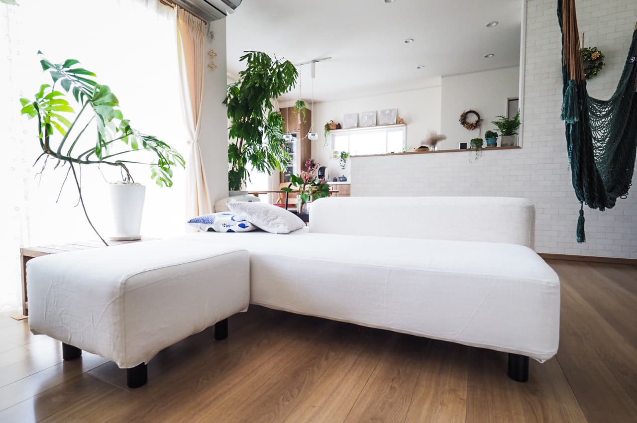 MUJI sofa bench featuring machine washable white Cotton Canvas slipcover