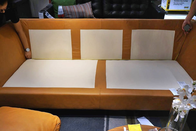 Measurement guide of a sofa's inner seating width